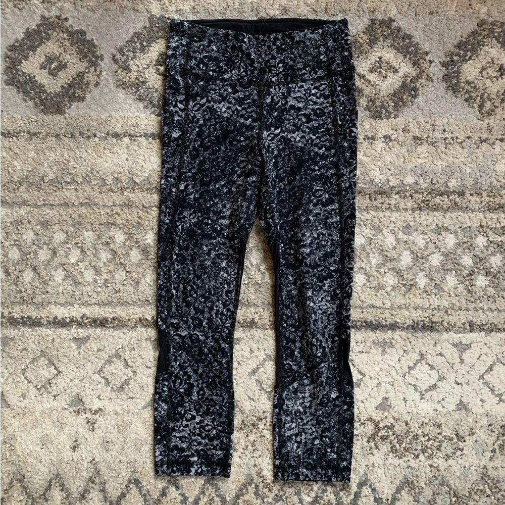 Lululemon Pace Rival Crop Achromatize Ice Grey Black Tights 2